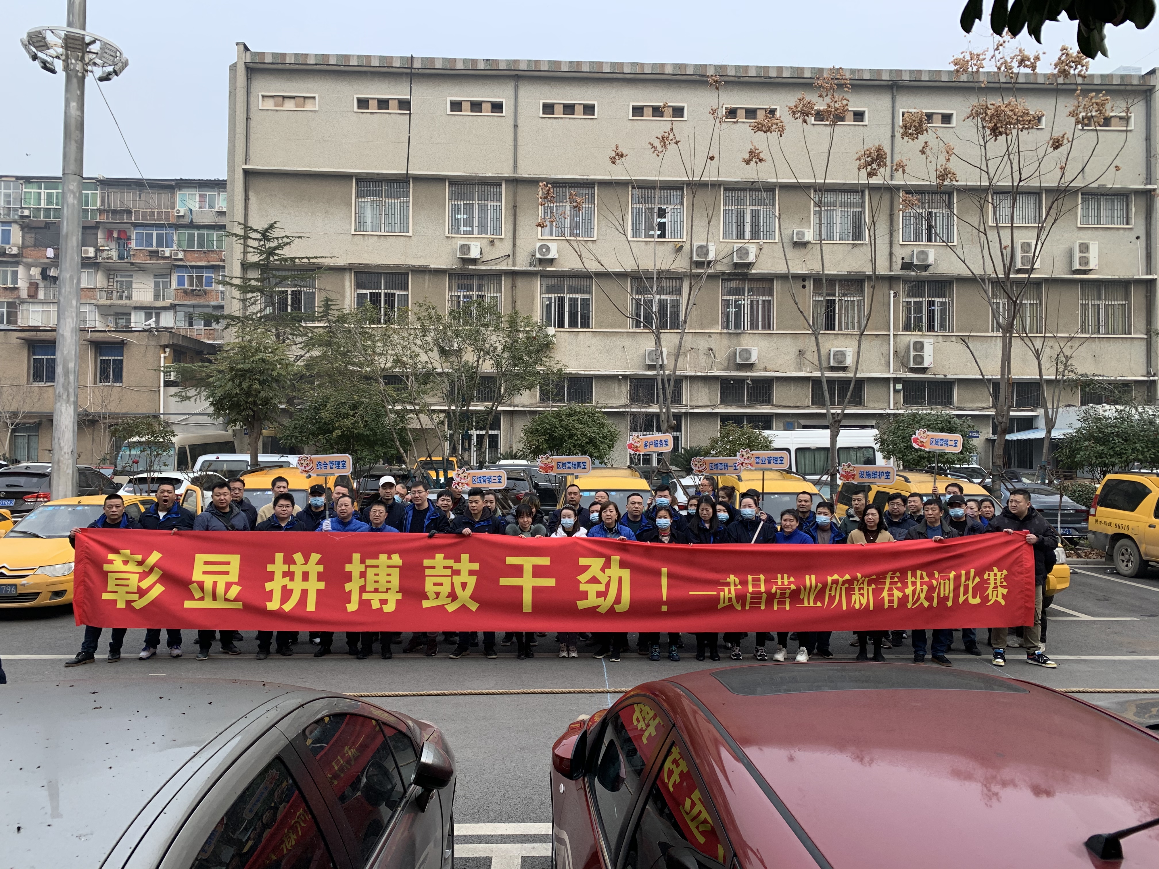 经验老到！资深球员指点后辈创造佳绩的简单介绍